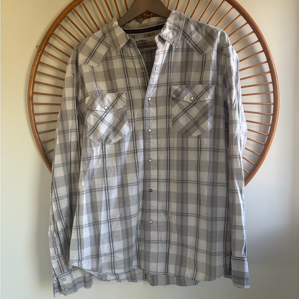 Levi’s Men's Gray Plaid Shirt